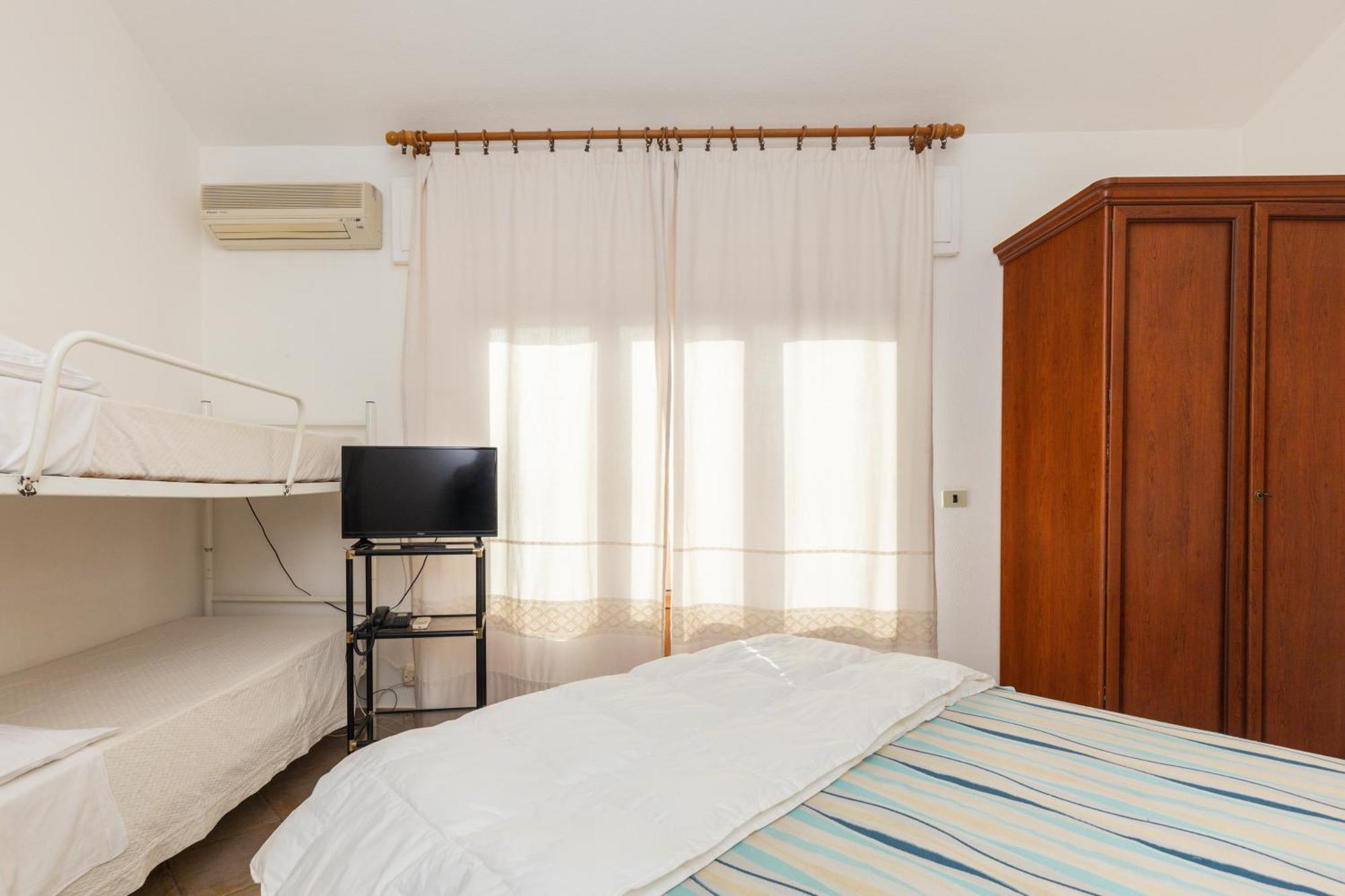 Hotel Donatella Posada Kültér fotó