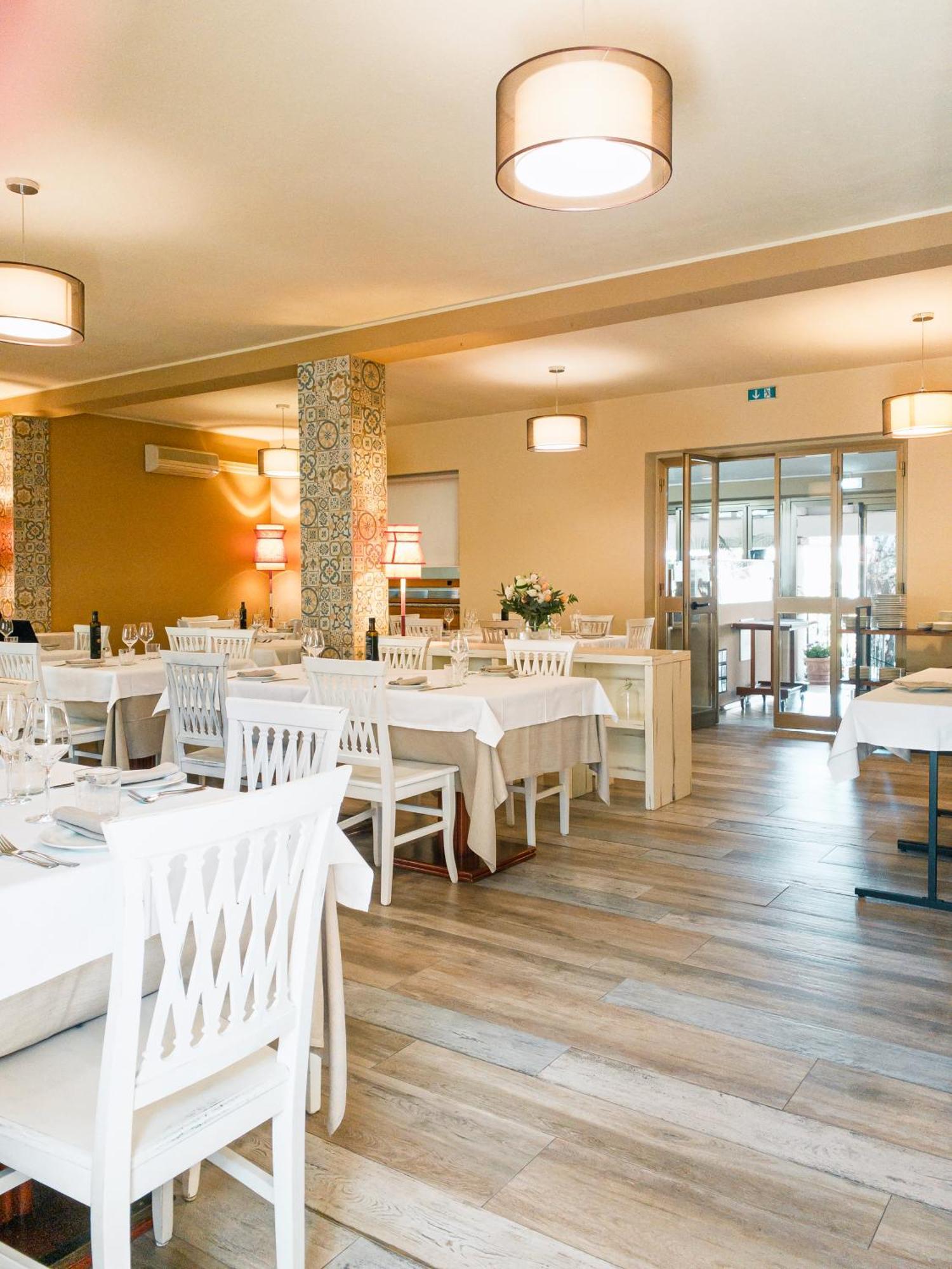 Hotel Donatella Posada Kültér fotó